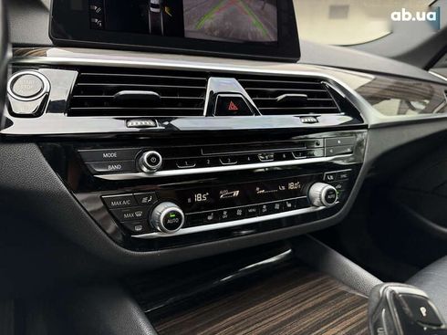BMW 5 серия 2017 - фото 22