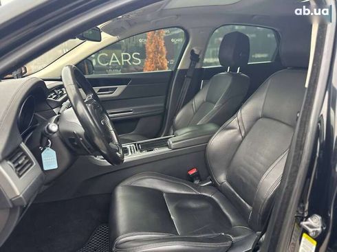 Jaguar XF 2016 - фото 18