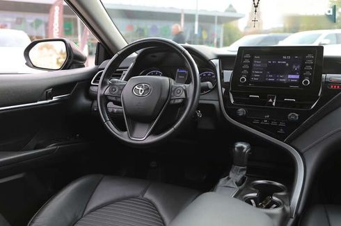 Toyota Camry 2020 - фото 11