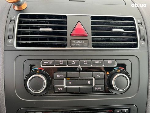 Volkswagen Touran 2012 серый - фото 27