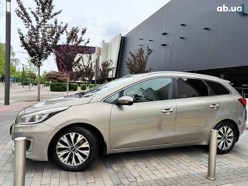 Kia Cee'd 2016 - фото 8