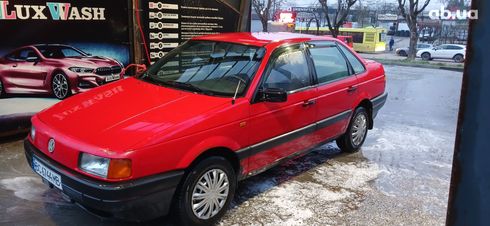 Volkswagen Passat 1991 красный - фото 2