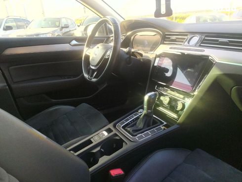 Volkswagen Passat 2019 черный - фото 25