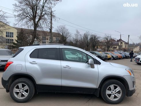 Chevrolet Trax 2016 серый - фото 4