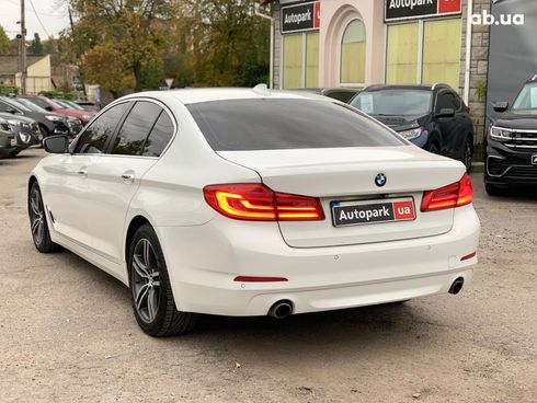 BMW 5 серия 2017 белый - фото 7