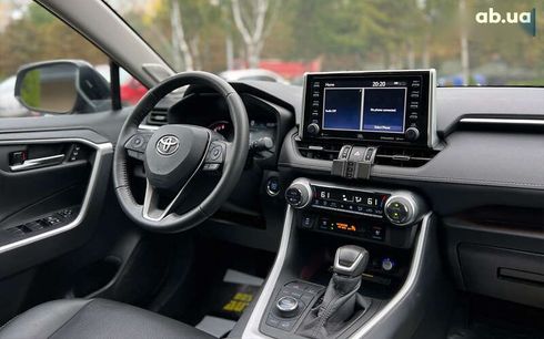 Toyota RAV4 2021 - фото 13