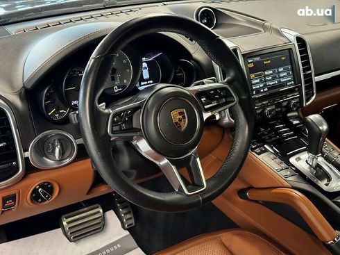 Porsche Cayenne 2016 - фото 29