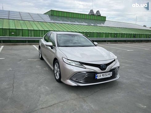 Toyota Camry 2019 - фото 3