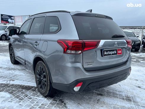 Mitsubishi Outlander 2019 серый - фото 5