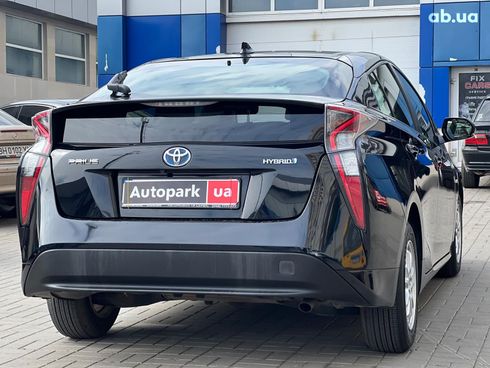 Toyota Prius 2016 черный - фото 14