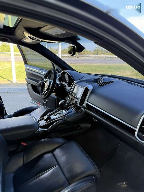 Porsche Cayenne 2015 - фото 24