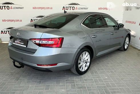 Skoda Superb 2019 - фото 4