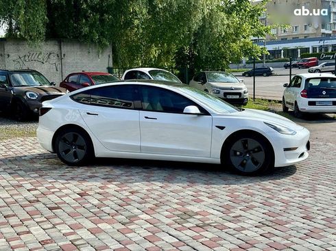 Tesla Model 3 2022 - фото 8