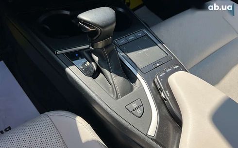 Lexus UX 2021 - фото 23