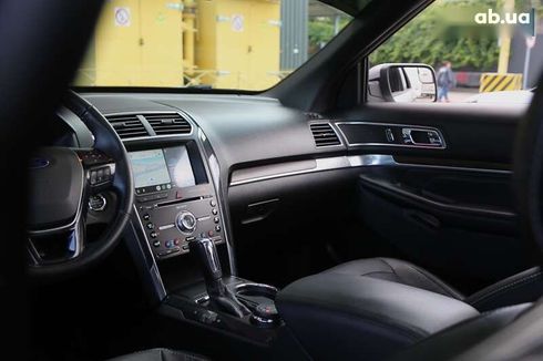 Ford Explorer 2017 - фото 16