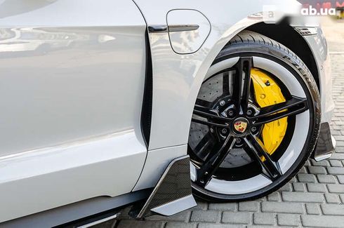 Porsche Taycan 2021 - фото 19