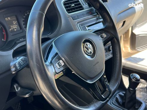 Volkswagen Polo 2019 бежевый - фото 19