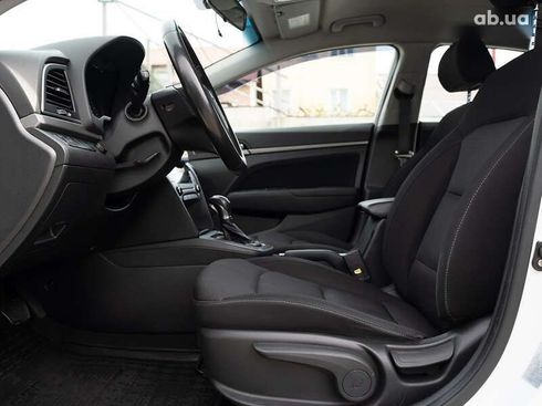 Hyundai Elantra 2018 - фото 13