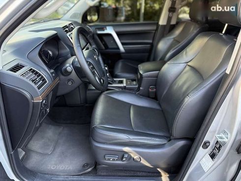 Toyota Land Cruiser Prado 2019 - фото 13
