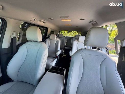 Kia Carnival 2023 - фото 25