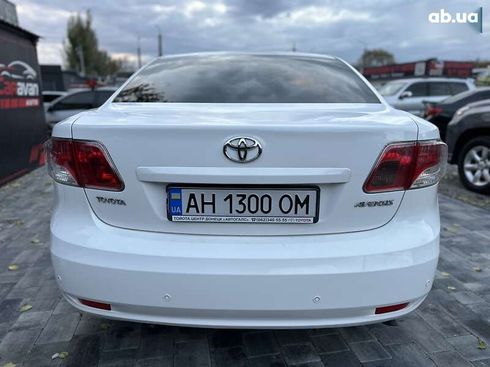 Toyota Avensis 2011 - фото 9