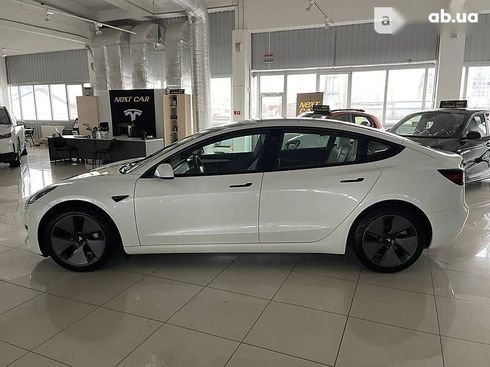 Tesla Model 3 2022 - фото 12