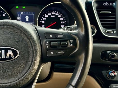 Kia Carnival 2017 - фото 25