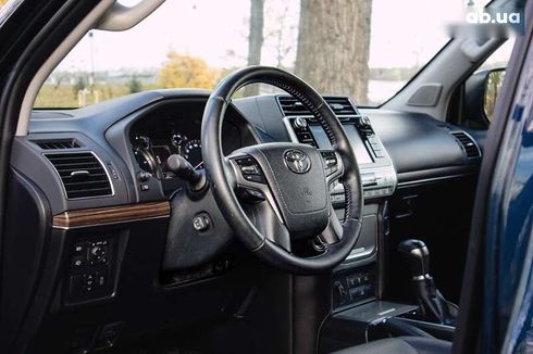 Toyota Land Cruiser Prado 2017 - фото 23