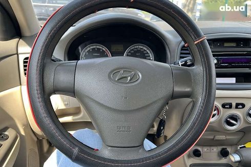 Hyundai Accent 2009 - фото 15