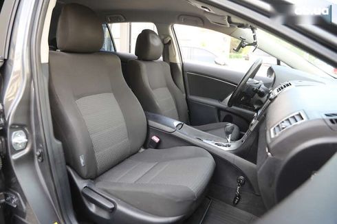 Toyota Avensis 2012 - фото 8