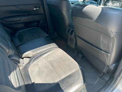 Mitsubishi Outlander 2019 серый - фото 21