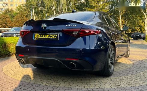 Alfa Romeo Giulia 2017 - фото 7