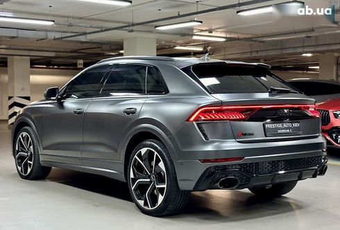 Audi RS Q8 2021 - фото 29