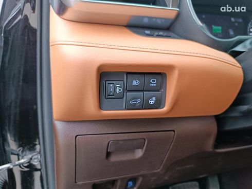 Toyota Highlander 2021 коричневый - фото 35