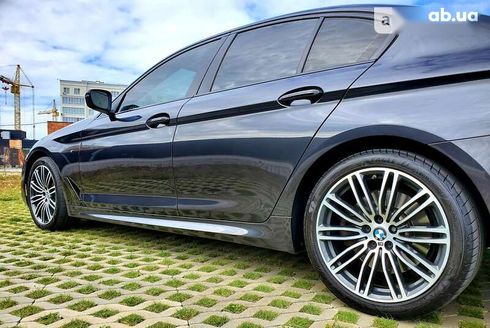 BMW 5 серия 2017 - фото 30