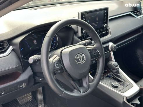 Toyota RAV4 2019 - фото 21