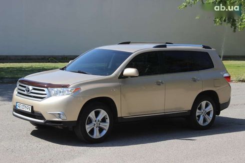 Toyota Highlander 2011 - фото 2