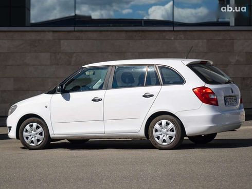 Skoda Fabia 2013 - фото 4