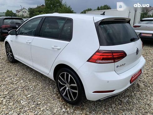 Volkswagen e-Golf 2020 - фото 12