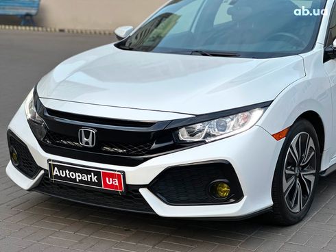 Honda Civic 2016 белый - фото 6