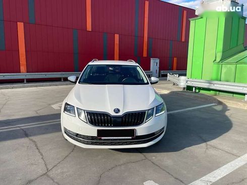 Skoda Octavia 2020 - фото 2