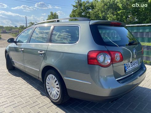 Volkswagen Passat Variant 2006 серый - фото 4