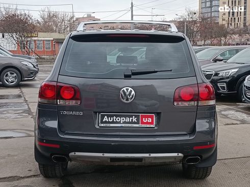 Volkswagen Touareg 2007 серый - фото 6