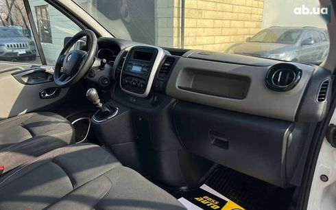 Renault Trafic 2018 - фото 18