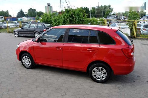 Skoda Fabia 2010 - фото 12