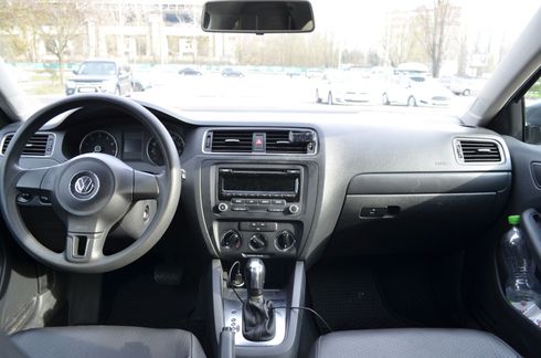 Volkswagen Jetta 2013 серый - фото 13