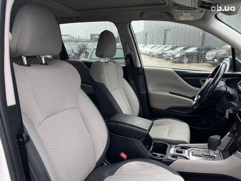 Subaru Forester 2018 белый - фото 5