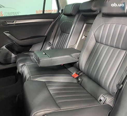 Skoda Superb 2022 - фото 28