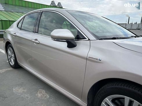 Toyota Camry 2019 - фото 13