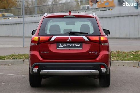 Mitsubishi Outlander 2017 - фото 6